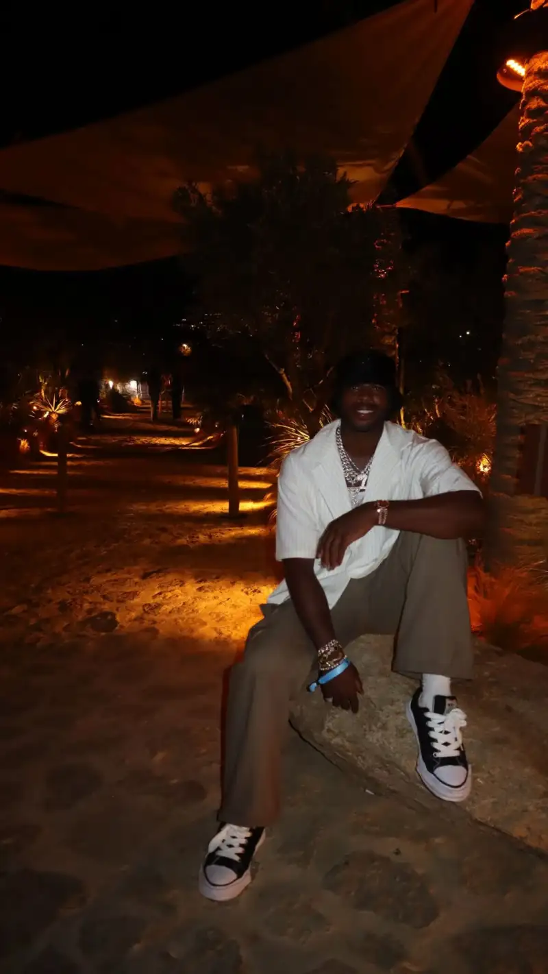 pg经典玩法-惬意的笑容！希尔德分享休赛期生活休闲照片