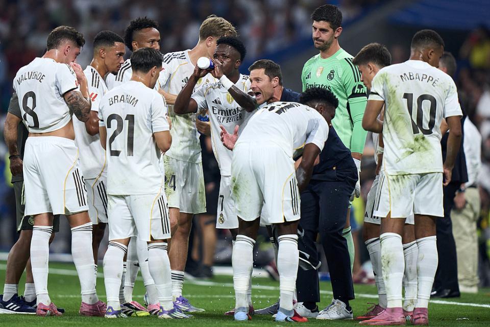 pg经典玩法-阿隆索下课1天后3人仍未发祝福！18岁爱将沉默 1.6亿巨星驳斥不和